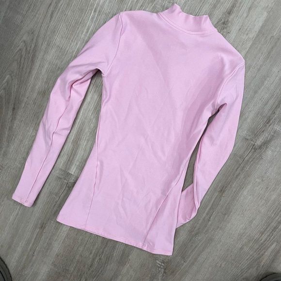 Under Armour Women's Pink Comfortable and Stylish Top Size - Extra Small - Picture 2 of 8